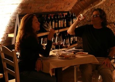 Tasting Italian Wines during painting workshops in Tuscany