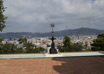 View of Barcelona with a sculpture during Walk the Arts painting workshops provence france and art tour barcelona